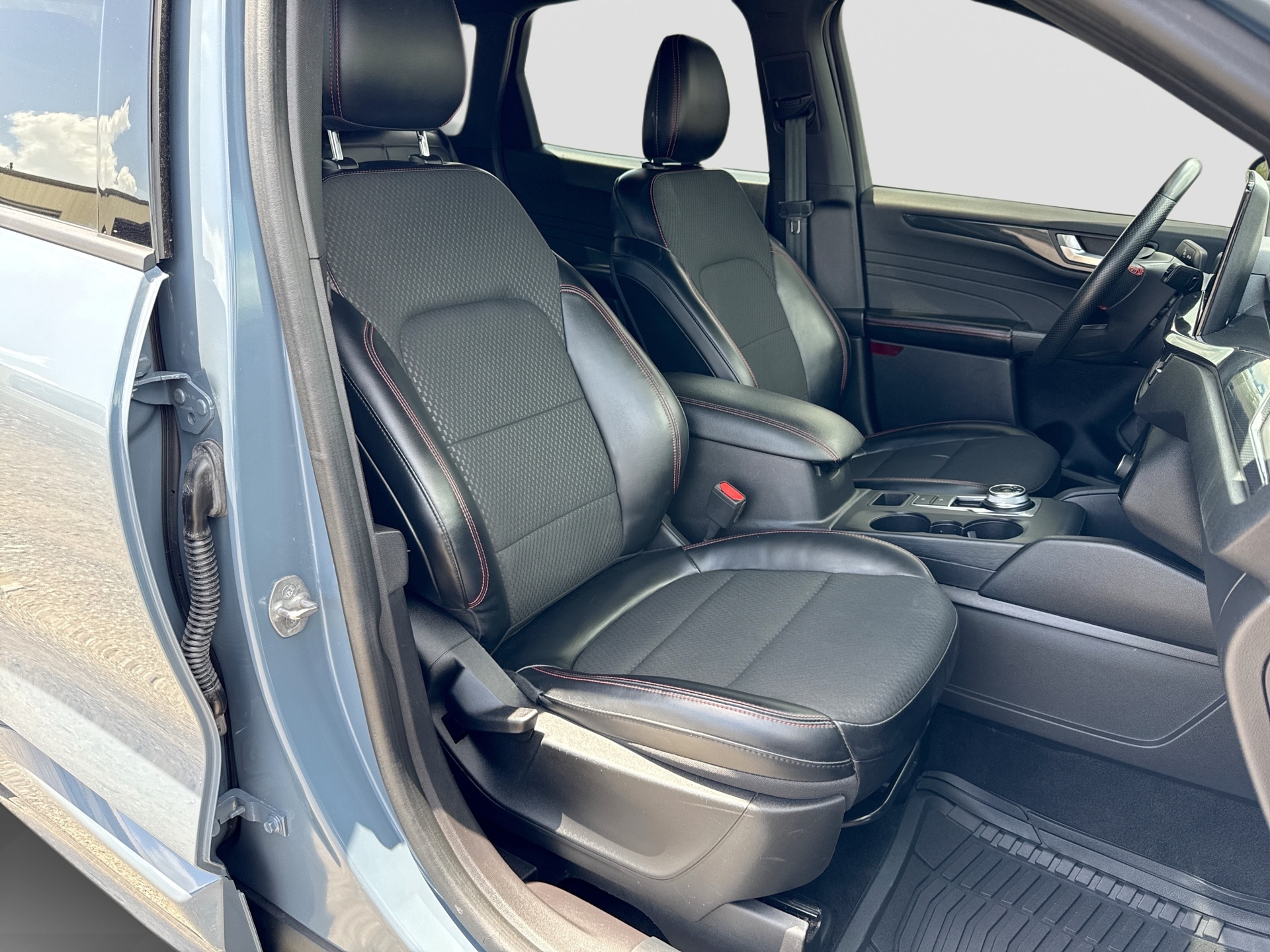 2023 Ford Escape ST-Line - Photo 25
