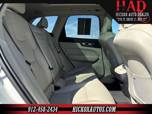 2021 Volvo XC60 Momentum - Photo 18