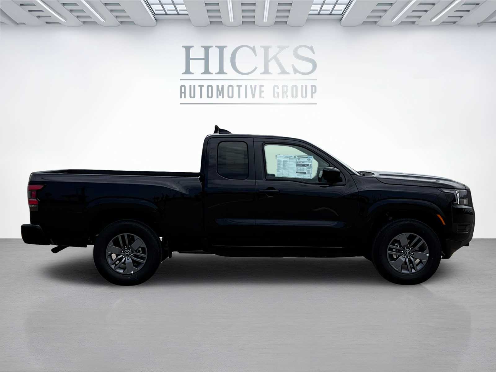 2025 Nissan Frontier SV photo 3