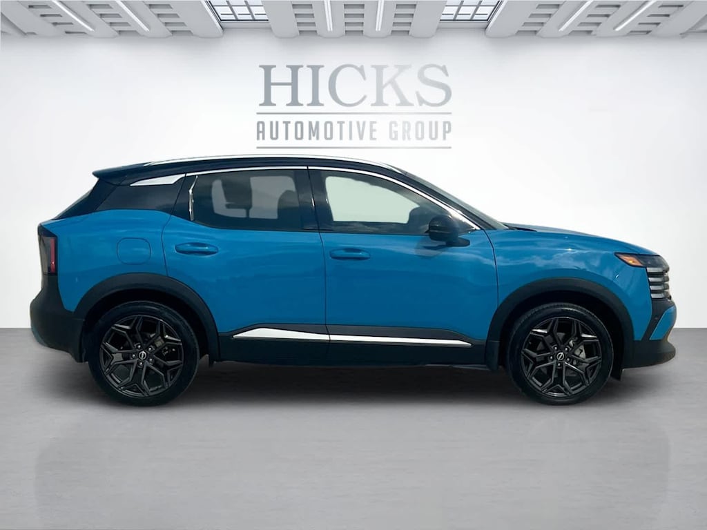 Used 2025 Nissan Kicks SR SUV