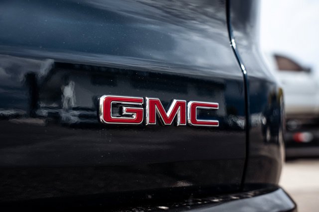 2027 GMC Acadia Denali - Photo 10