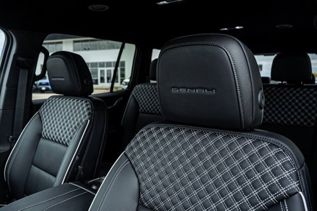 2027 GMC Acadia Denali - Photo 26