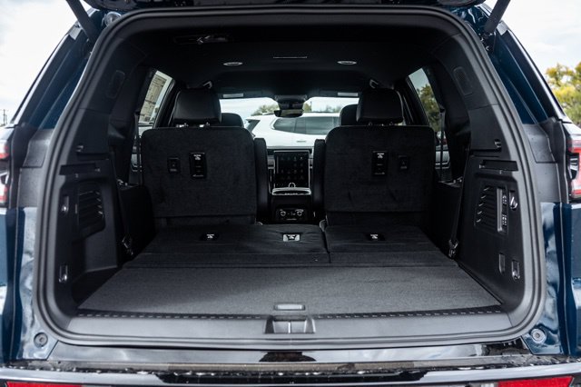 2027 GMC Acadia Denali - Photo 9