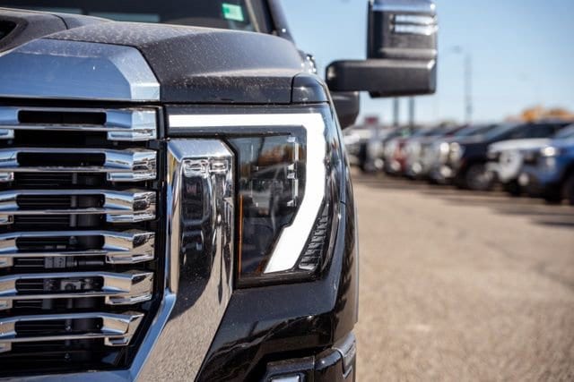 2026 GMC Sierra 3500HD Denali - Photo 17