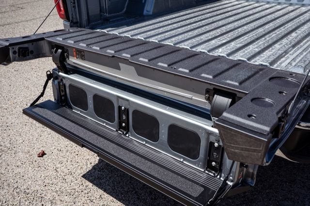 2026 GMC Sierra 1500 SLT - Photo 10