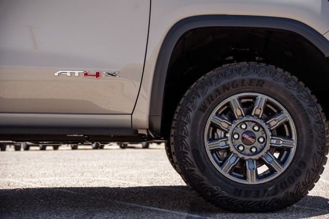 2026 GMC Sierra 1500 AT4X - Photo 14