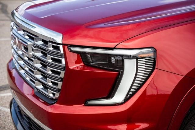 2026 GMC Acadia Denali - Photo 12