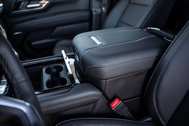 2026 GMC Yukon XL Denali - Photo 24