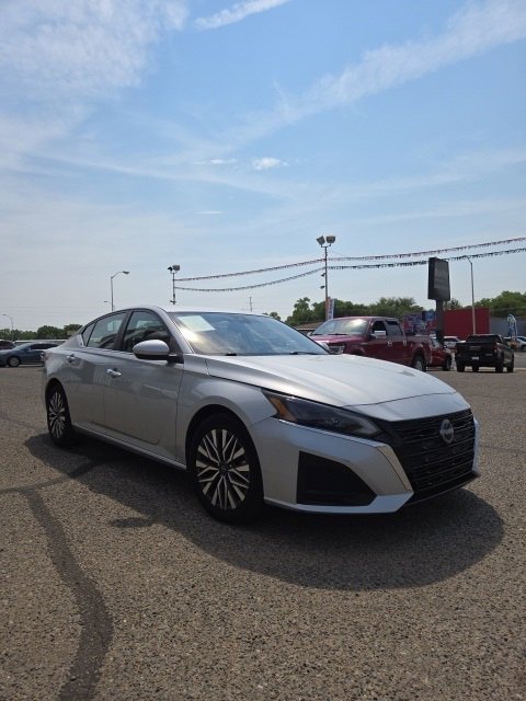 2023 Nissan Altima 2.5 SV photo 4
