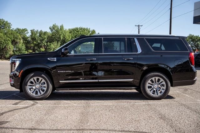 2026 GMC Yukon XL Denali - Photo 8