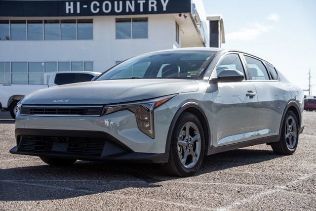 2025 Kia K4 LXS AT's photo