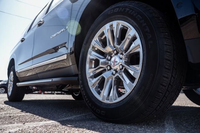 2026 GMC Yukon XL Denali - Photo 13
