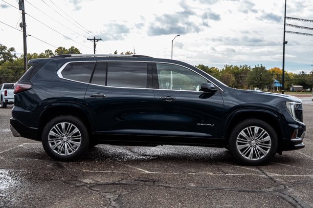 2027 GMC Acadia Denali - Photo 4