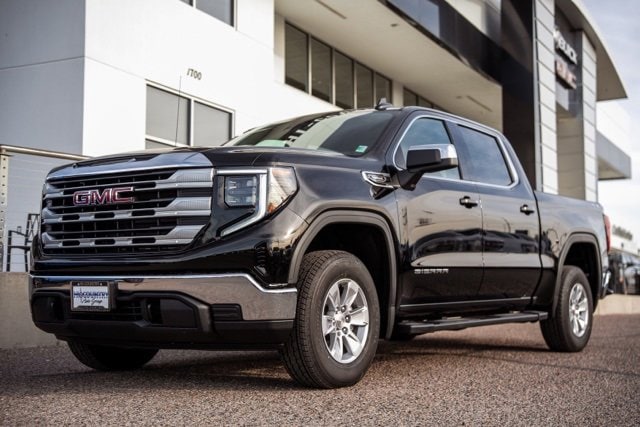 2026 GMC Sierra 1500 SLE's photo