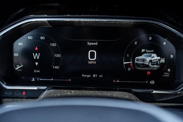 2026 GMC Sierra 1500 SLT - Photo 20