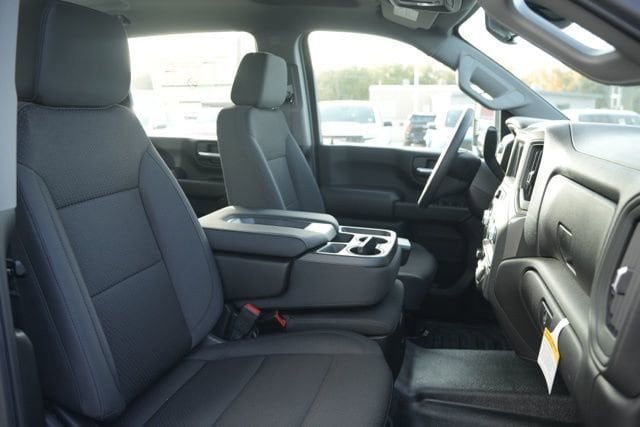 2026 GMC Sierra 3500HD Pro - Photo 8