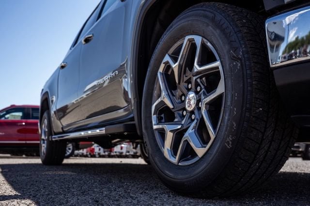 2026 GMC Sierra 1500 SLT - Photo 15