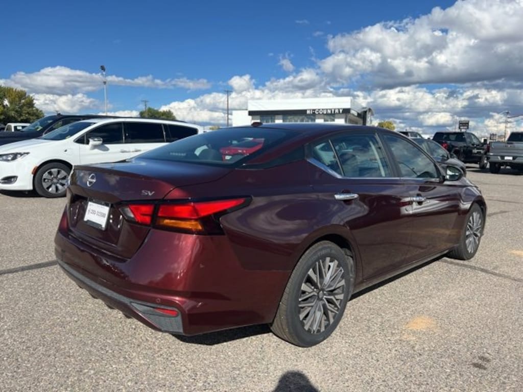 Used 2023 Nissan Altima 2.5 SV Sedan