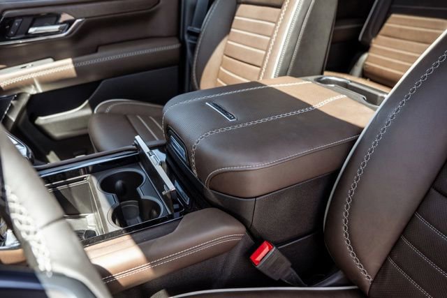 2026 GMC Yukon XL Denali Ultimate - Photo 23