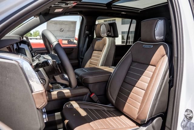 2026 GMC Yukon XL Denali Ultimate - Photo 25