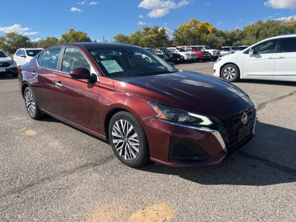 Used 2023 Nissan Altima 2.5 SV Sedan