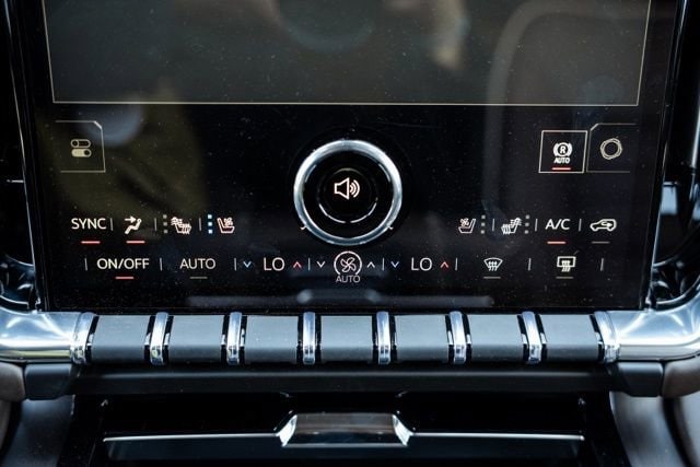 2026 GMC Yukon XL Denali Ultimate - Photo 22