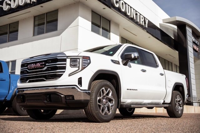 2026 GMC Sierra 1500 SLT's photo