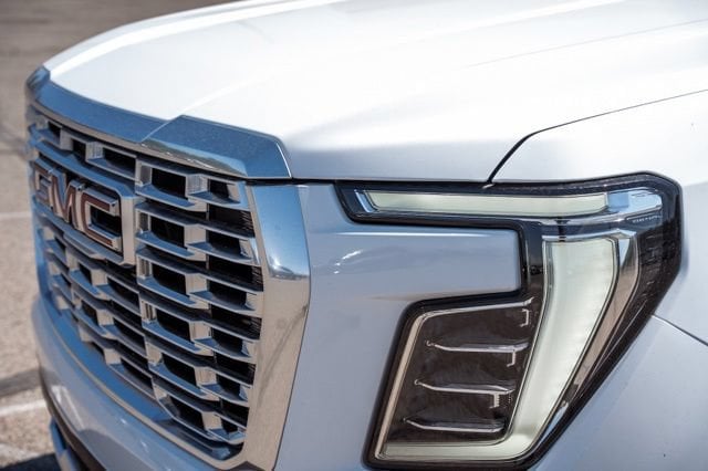 2026 GMC Yukon Denali - Photo 14