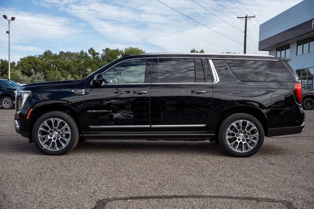 2026 GMC Yukon XL Denali - Photo 8