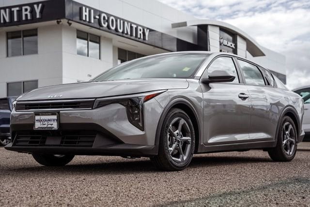 2025 Kia K4 LXS AT's photo