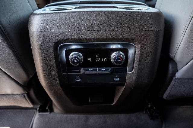 2024 GMC Yukon XL SLT - Photo 35