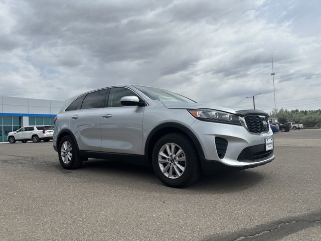 Used 2019 Kia Sorento L with VIN 5XYPG4A31KG537371 for sale in Farmington, NM