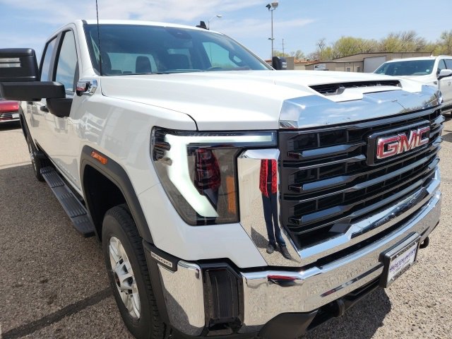 2025 GMC Sierra 2500HD Pro's photo