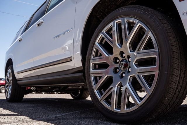 2026 GMC Yukon XL Denali Ultimate - Photo 14
