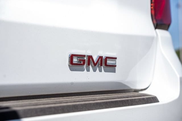 2026 GMC Yukon Denali - Photo 11