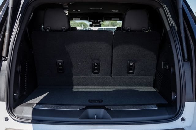 2026 GMC Yukon Denali - Photo 9