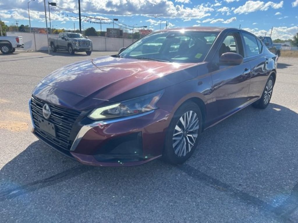 Used 2023 Nissan Altima 2.5 SV Sedan