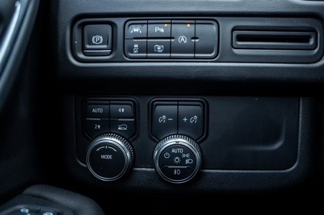 2024 GMC Yukon SLT - Photo 19