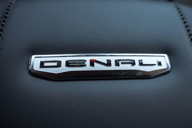 2026 GMC Yukon XL Denali - Photo 35