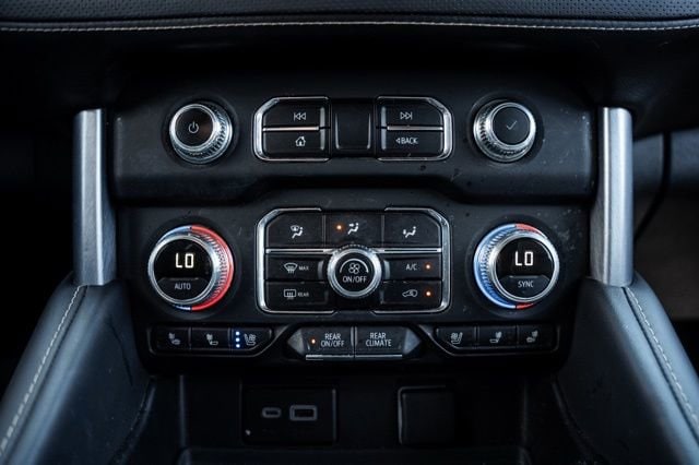2024 GMC Yukon SLT - Photo 23