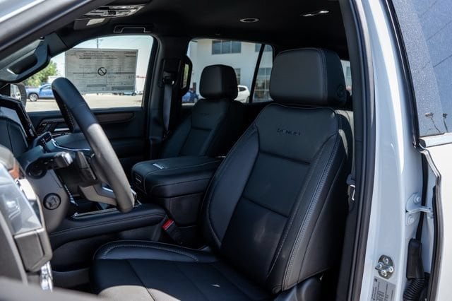 2026 GMC Yukon Denali - Photo 25