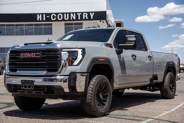 2024 GMC Sierra 4WD Crew Cab Standard Box Pro's photo
