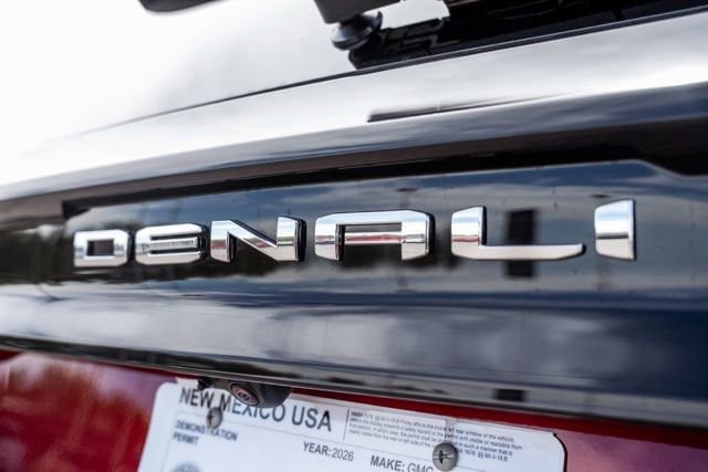 2026 GMC Acadia Denali - Photo 10