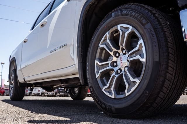 2026 GMC Sierra 1500 SLE - Photo 13