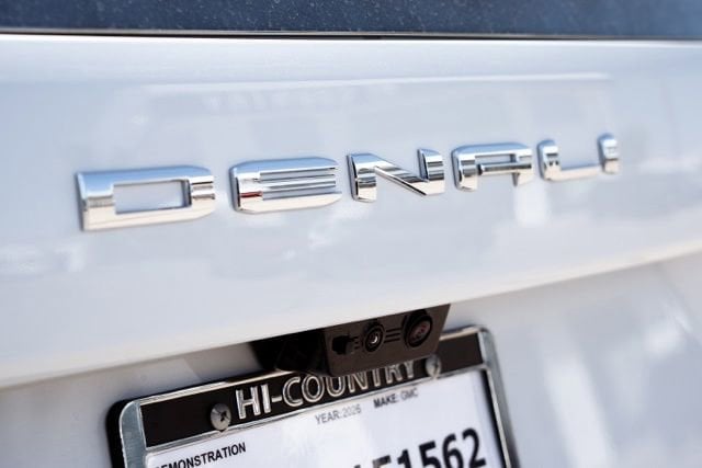 2026 GMC Yukon XL Denali Ultimate - Photo 11