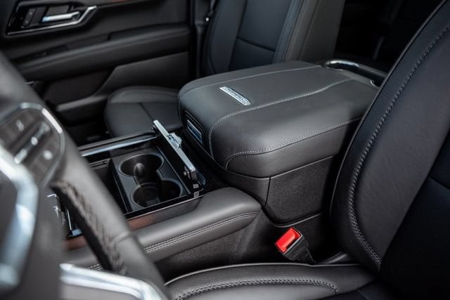 2026 GMC Yukon XL Denali - Photo 24