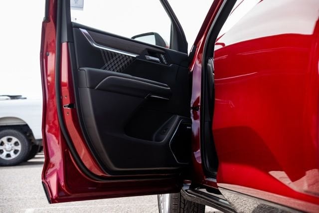 2026 GMC Acadia Denali - Photo 13