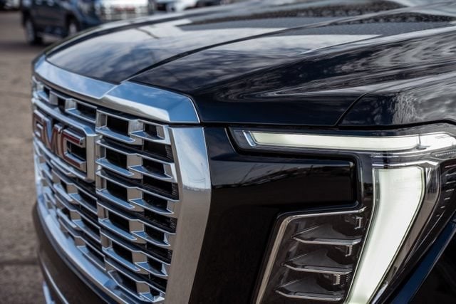2026 GMC Yukon XL Denali - Photo 14