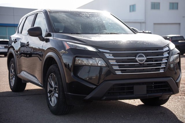 2024 Nissan Rogue S photo 2