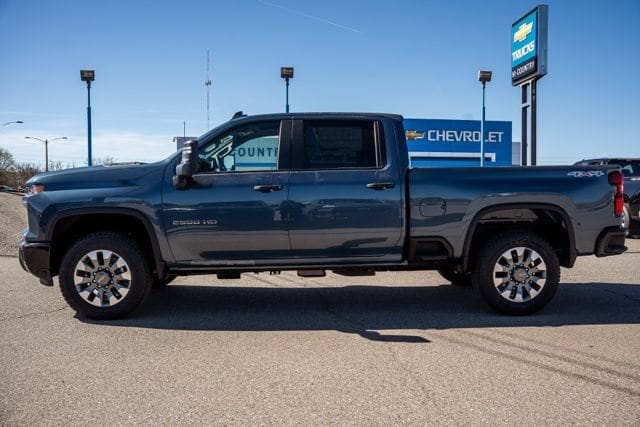 2026 Chevrolet Silverado 2500 HD Custom - Photo 8